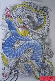 auktoritativ dominerande full baksida dragon tattoo manuskript