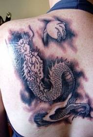 padrão de tatuagem de dragão e lua cheia