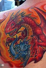 Atgal Raudonojo Drakono tatuiruotės modelis