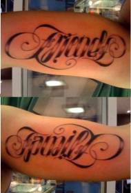 foto tatuaggio braccio nero lettera inglese fiore