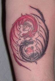 yin ak yang tripotay ak modèl tatoo wouj ak nwa dragon