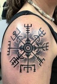 unu Grupo de Viking-kompaso-simbolo totema tatuaje