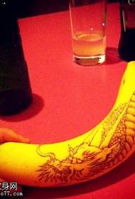dragon ტოტემი tattoo ბანზე