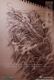 Persoonlijkheid traditionele Dragon Line Tattoo foto