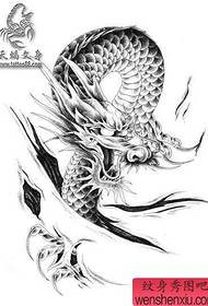 foto di tatuaggio scioccante strappo bulbo oculare tatuaggio immagine