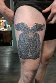 fiúk combjai fekete szürke vázlatpontú tüske tippekkel kreatív sárkány totem tetoválás képeket néz