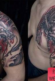 un mudellu classicu di tatuaggi di drago di mantellu chjuchinu 150277 - un classicu bello dragone di mantellu in petra sopra u mudellu di tatuaggi di drago di spalla