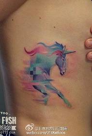 ʻōpū puʻuwai peʻa wai i kā ʻia unicorn tattoo pattern