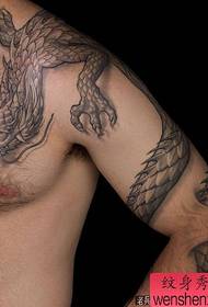 een Europees en Amerikaans shawl draak tattoo patroon