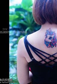 rov qab unicorn tattoo qauv