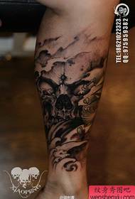 černobílé tetování vzoru populární nohy