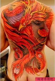 Tattoo show prikazuje tradicionalni vzorec tatoo s polnim hrbtom Phoenix