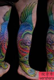 чоловічі ніжки добре виглядають класичним кольором татуювання фенікс