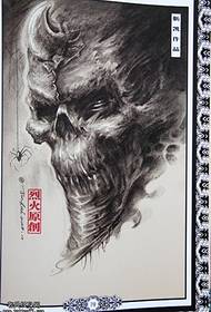 modello del tatuaggio del cranio