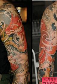 бум-класний візерунок татуювання лисиці дев'яти хвоста