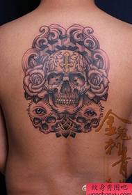 popularny wzór tatuażu z powrotem przystojny tatuaż