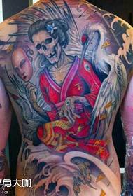 образец за тетоважа на грбот на гејша
