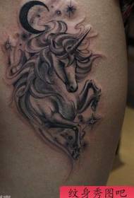 Chithunzithunzi cha Unicorn tattoo: Mwendo wakuda wa Grey Unicorn Star Mwezi wa tattoo