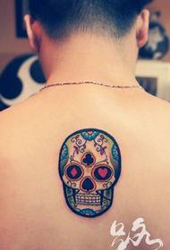 yara maza sun shahara sananniyar tsararren yanayin skullTattoo