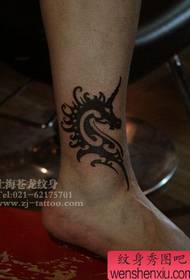 ẹsẹ totem unicorn tatuu apẹrẹ