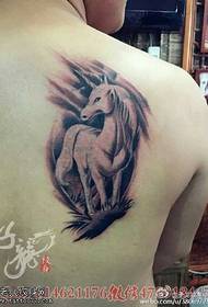 Modello di tatuaggio unicorno classico spalla