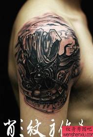 braccio classico popolare modello tatuaggio morte bianco e nero