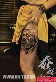 bellezza gambe pupulare mudellu di tatuaggio di craniu pupulare