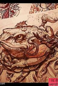 Un popolare manoscritto classico per tatuaggi in oro