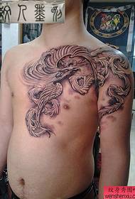 manlike boarstkiste koel Swartgrize Phoenix tattoo-patroan