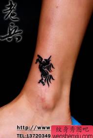 iphethini le-unicorn tattoo: ingxenye yama-ankle totem unicorn tattoo iphethini