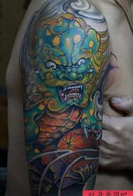 Танг Лион узорак тетоваже за доминирање