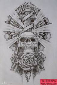 populární cool lebka kříž s rukopisem růže tetování