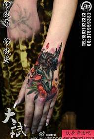 brazo popular exquisito patrón de tatuaje de unicornio