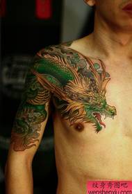 e coole männlecht europäeschen an amerikanesche Shawl Dragon Tattoo Muster