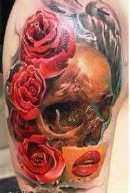 modeli i tatuazheve të luleve të kafkës së krahut