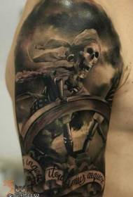 patró de tatuatge de crani de pirata
