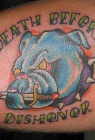 Demon Buldog z wzorem alfabetu angielskiego