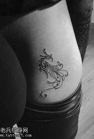 kaunis totem phoenix-tatuointikuvio vyötäröltä