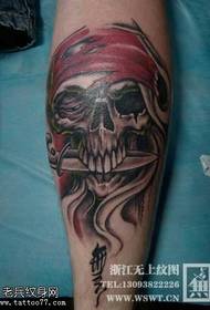 noha pirátské lebky tetování vzor