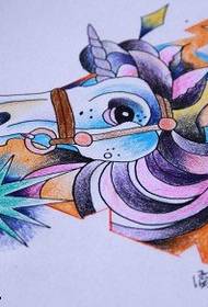 Modello di tatuaggio unicorno di colore