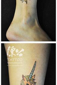 gamba piccola e popolare modello tatuaggio unicorno