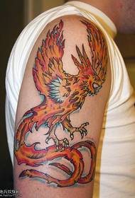 Πυροβόλο όπλο φωτιά Phoenix μοτίβο τατουάζ