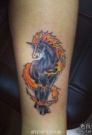 pola tato unicorn dari kaki populer klasik