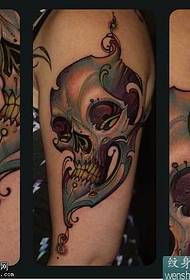 arma capere exemplum skull tattoo