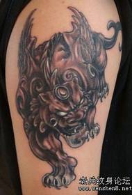 Gott Tier Tattoo-Muster: Arm streichelt Reichtum Tier Tattoo-Muster