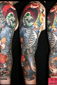 Corak tato super tampan lan domineering
