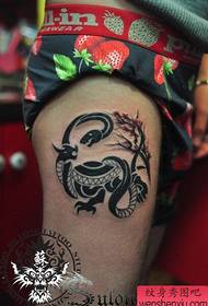 lalaki leg totem hens Xuanwu tattoo pattern