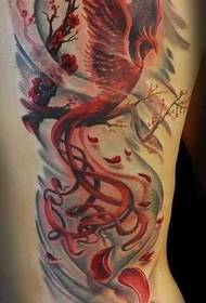 добре изглеждащ модел на татуировка феникс нирвана