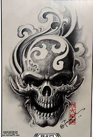 patró de tatuatge de crani de terror