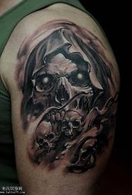 Braccio modello tatuaggio teschio morte